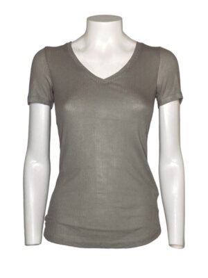 T-shirt scollo v costina viscosa