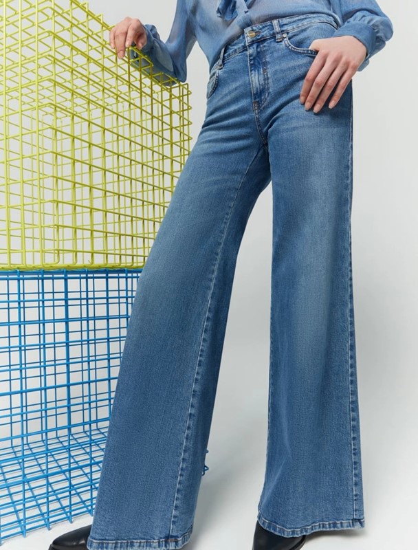 Jeans flare over