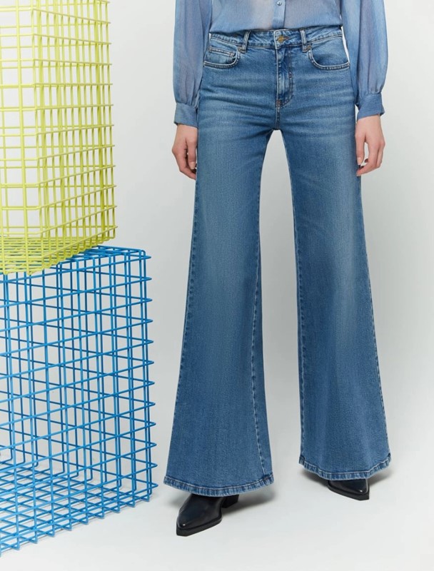 Jeans flare over